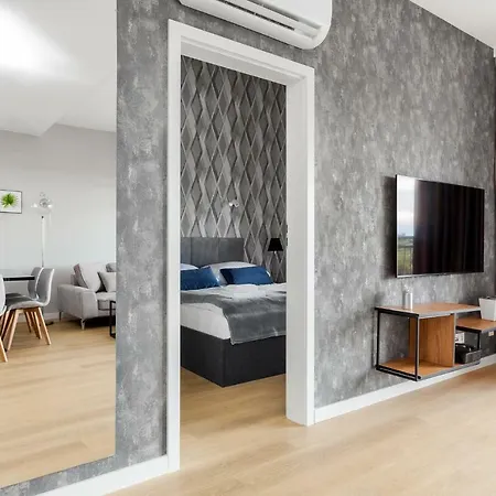 公寓 Frey Homes Waterline With Amazing Pool And Gym 格但斯克