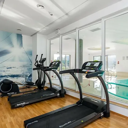 公寓 Frey Homes Waterline With Amazing Pool And Gym 格但斯克
